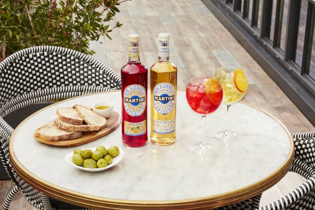 MARTINI NON-ALCOHOLIC VIBRANTE AND FLOREALE AND TONIC SUMMER (WITH BOTTLES)