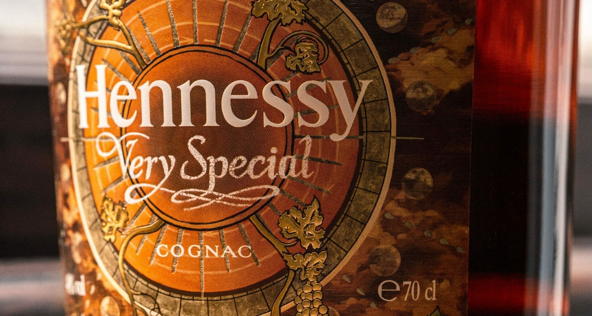 Hennessy V.S. vu par Faith XLVII