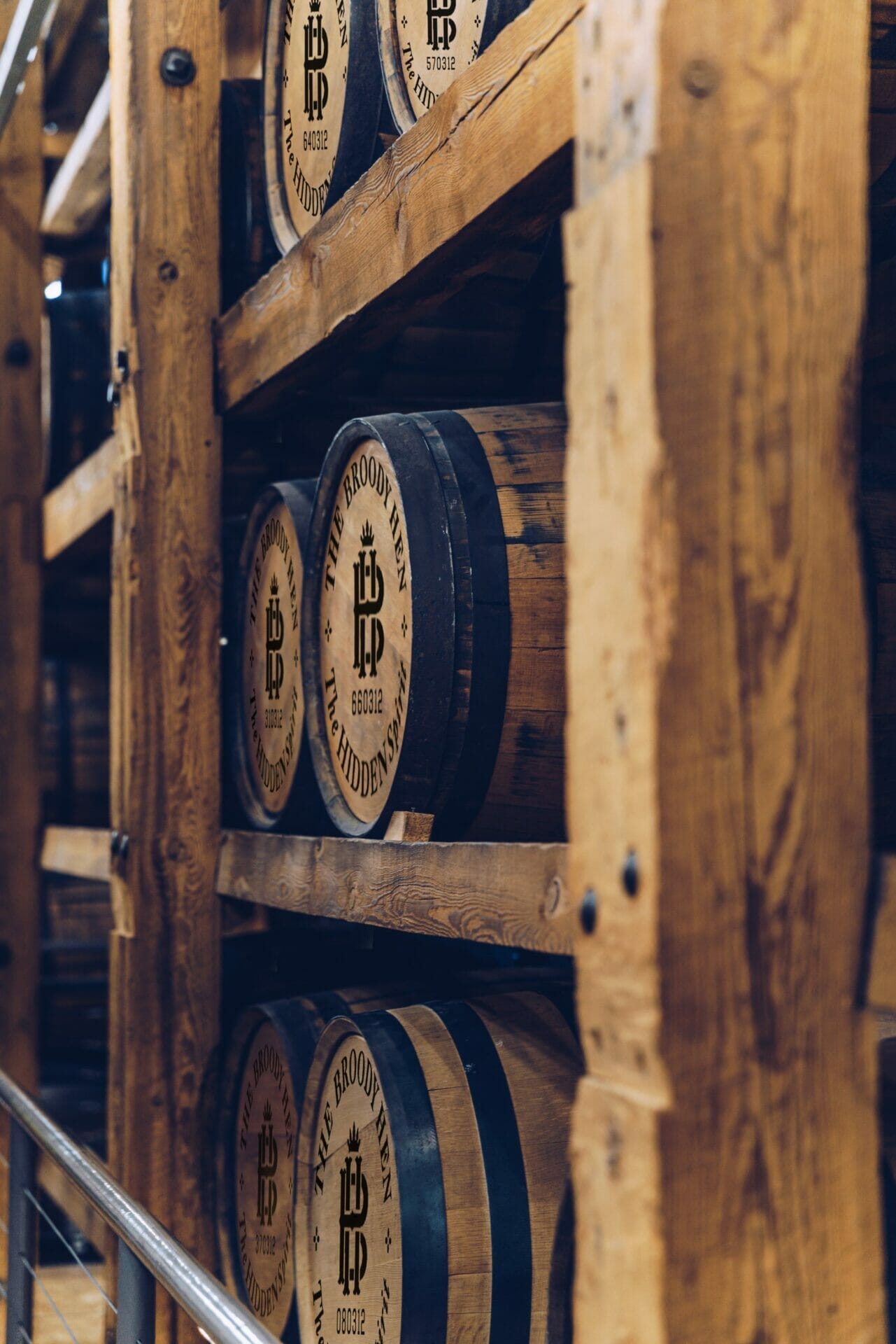 The Broody Hen - Chais (1)