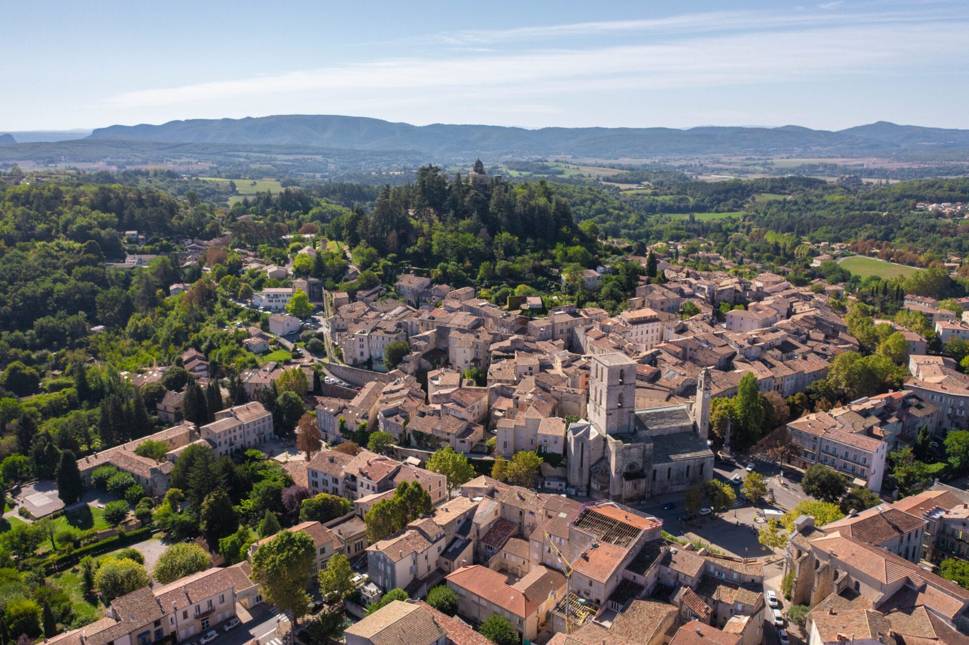 Forcalquier vue drone 4 @Mathias Del Cistia